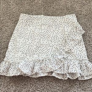 polka dot skirt!!